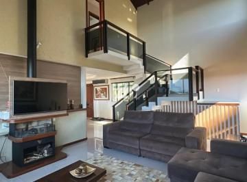 Casa · 320m² · 3 Quartos · 2 Vagas · Casa 3 Quartos com 1 Suíte e 320m² - Bela Vista