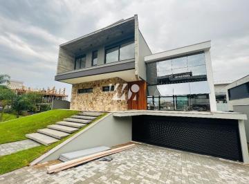 Casa · 547m² · 4 Quartos · 2 Vagas · Casa 4 Quartos com 4 Suítes - Pedra Branca
