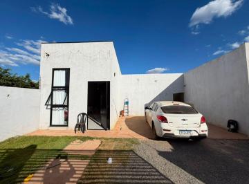 Casa de 3 quartos, Gama · Casa ponte alta norte, 3 quartos com suíte, sala pé direito duplo, lote 400m², armários planejados