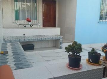 e92a14ba636e7fcbe3ca8960f7f076f537bec56f · Casa com 2 dormitórios à venda, 105 m² por R$ 380.000,00 - Coqueiral - Araruama/RJ