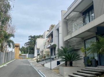 Casa de 3 quartos, Curitiba · Casa em condomínio fechado à venda no Uberaba com 3 suítes, 4 vagas! Curitiba/PR
