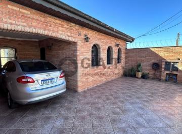Foto 01 · Casa à venda em Sorocaba-SP, Jardim Brasilandia - 3 quartos, 1 suíte, 2 salas, 2 banheiros, 4 vagas,