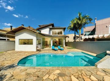 Foto 01 · Casa de luxo à venda em condomínio exclusivo em Cotia-SP, bairro São Paulo II: 4 quartos, 4 suítes,