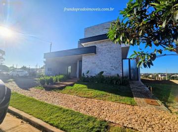 Casa · 215m² · 4 Quartos · 4 Vagas · Casa térrea no Damha III | Arquitetura que valoriza a luz, os espaços e a convivência