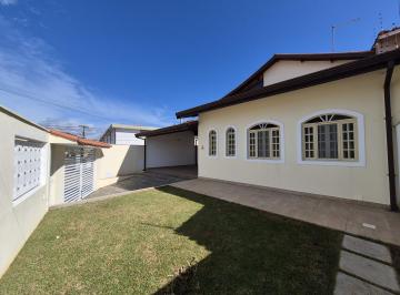 Casa · 194m² · 3 Quartos · 4 Vagas · Casa próximo a praia com amplo quintal no bairro Cidade Nova Peruíbe