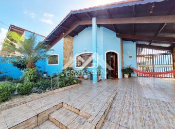 Casa · 180m² · 3 Quartos · 2 Vagas · Casa com piscina em Peruíbe