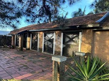Casa · 130m² · 3 Quartos · CASA A VENDA