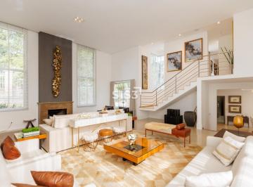 Casa · 429m² · 4 Quartos · 3 Vagas · Casa à venda em condomínio fechado, bairro Orleans