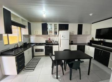 068c3c8303188e3d3916fd5d6beb746ca0646c31 · Casa no Rio Pequeno com Sala Comercial Frontal: Espaço, Conforto e Oportunidade de Negócio