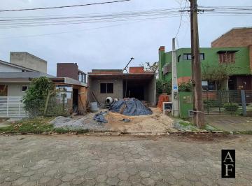 Casa · 106m² · 2 Quartos · 1 Vaga · Casa térrea no Loteamento Quinta dos Açores – Ambrósio, Garopaba/SC