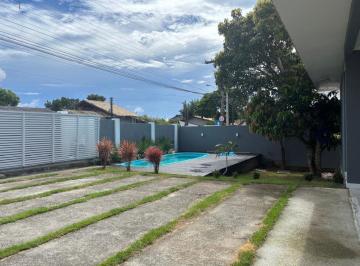 Apartamento de 3 quartos, Florianópolis · Estamos com uma Excelente casa nova com 3 quartos um suite piscina