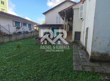 Casa · 97m² · 6 Quartos · 3 Vagas · O refúgio perfeito: natureza e localização privilegiada.