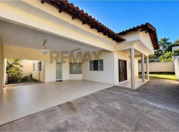 Casa · 190m² · 3 Quartos · 5 Vagas · Casa terrea em Vicente Pires rua 04