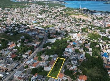 Terreno · 1096m² · À venda terreno com acesso por duas ruas e potencial comercial no Porto do Carro, Cabo Frio