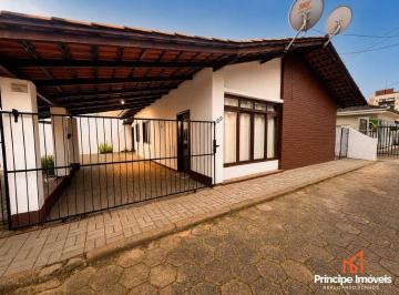 Casa · 114m² · 3 Quartos · 2 Vagas · Casa com 3 quartos no Bucarein em Joinville