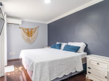 bcacd177-fe83-4284-8959-c1d8919ab823 · Versátil casa para venda em Vila Cruz das Almas com 4 quartos, sendo 1 suíte, 273m²