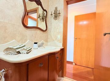 285d77a7-4066-4791-bd62-e1de22798632 · Funcional sobrado para venda em Jardim Regina com 4 quartos, sendo 1 suíte, 277m²