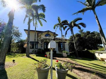 Casa · 288m² · 4 Quartos · 2 Vagas · Casa térrea de esquina á venda, quatro quartos sendo duas suítes, piscina no Condomínio Bosque das A