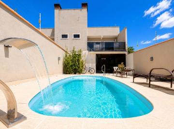 Casa · 175m² · 5 Quartos · 4 Vagas · Sobrado em Balneário Brejatuba - Guaratuba