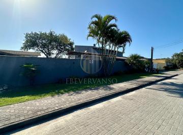 Casa · 160m² · 5 Quartos · 2 Vagas · Sobrado em Cohapar, Guaratuba, com 160m², 5 dormitórios, 1 suíte e 2 banheiro...