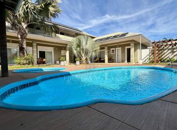 Casa · 316m² · 5 Quartos · 4 Vagas · Casa alto padrão no Piçarras - Guaratuba, PR