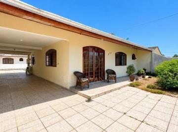 Casa · 205m² · 4 Quartos · 2 Vagas · Casa em Centro - Guaratuba, PR