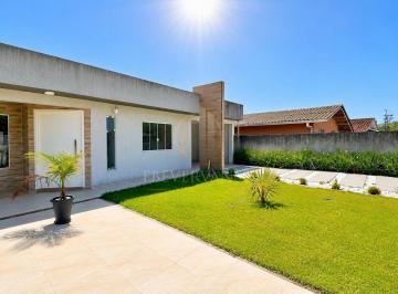 Casa · 240m² · 4 Quartos · 3 Vagas · Casa em Balneário Coroados - Guaratuba, PR