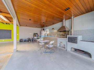 Casa · 274m² · 4 Quartos · 4 Vagas · Casa com 4 quartos, Escritório, varanda e amplo quintal à Venda por R$ 1.590.000