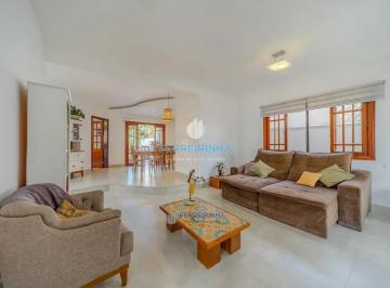 Casa · 274m² · 4 Quartos · 4 Vagas · Casa com 4 quartos, Escritório, varanda e amplo quintal à Venda por R$ 1.590.000