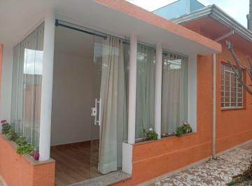 Casa · 180m² · 5 Quartos · 10 Vagas · Oportunidade de Locação: Casa Espaçosa e Aconchegante no Centro de Atibaia