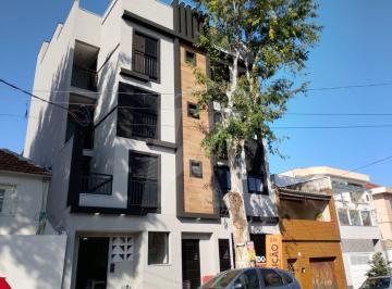 Casa · 44m² · 2 Quartos · Condominio fechado com 2 dormitórios, sala, cozinha, banheiro e area de serviço.