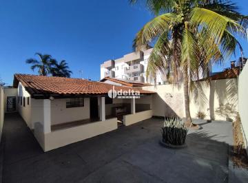 Casa · 69m² · 3 Quartos · 5 Vagas · Casa residencial com 3 quartos sendo 1 suíte disponível para locação e venda no bairro jardim das Pa