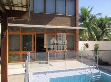 Casa com 4 quartos em São Francisco · Casa no bairro São Francisco com 4 quartos
