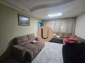 0031fd804510100367e59b5acd35f9d18b8ad2ea · Sobrado 206 m² no Alto da Nova Petrópolis | Rua Arborizada | 3 Dormitórios | Quintal com Churrasquei