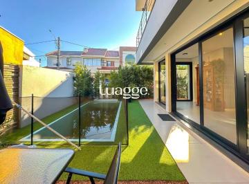 Casa · 162m² · 3 Quartos · 3 Vagas · Casa em condomínio com piscina e suíte no Jardim Itu