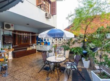 Casa · 360m² · 6 Quartos · 5 Vagas · Casa espaçosa com 6 dormitórios e vista incrível no Cristo Redentor