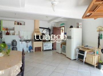 Casa · 177m² · 3 Quartos · 1 Vaga · Casa com 4 dormitórios, sótão e amplo pátio próxima ao Hospital Cristo Redentor