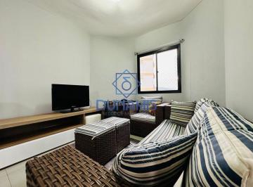 t7f8v6c2ytrjzwfkzwm4oty4_md · Apartamento reformado com sacada na Praia das Astúrias, área nobre do Guarujá