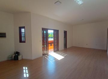 Casa de 4 quartos, Cotia · Casa com 4 quartos sendo 2 Suítes à venda