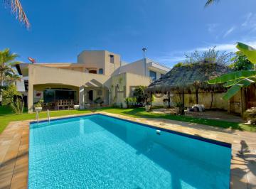Foto · Casa de alto padrão com piscina e área gourmet no Jardim Acapulco, Guarujá