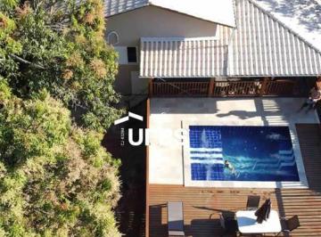 Casa · 330m² · 3 Quartos · 2 Vagas · CASA EXCLUSIVA À VENDA EM PIRENÓPOLIS
