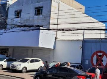Foto 01 · Galpão Comercial de Alto Padrão para Locação no Centro de Nova Iguaçu-RJ: 3 Salas, 3 Banheiros, 5 Va