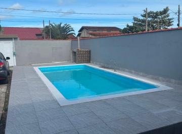 Casa de 2 quartos, Itanhaém · Casa No bairro Gaivota Lote inteiro com piscina a 300 metros do mar