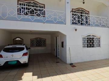 Casa de 4 quartos, Brasília · Casa 4 quartos sobrado 6 vagas de garagem QNC Taguatinga Norte