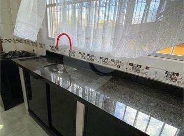 Apartamento de 3 quartos, Curitiba · Apartamento térreo com amplitude e privacidade no bairro Portão, 3 quartos e vaga coberta.