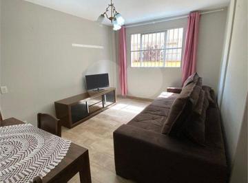Apartamento de 3 quartos, Curitiba · Apartamento amplo no bairro Portão, 3 quartos e vaga coberta.