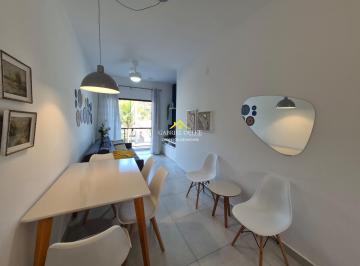 Sala de Estar · Apartamento com 2 quartos em Matinhos