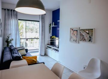 Sala · Apartamento com 2 quartos em Matinhos