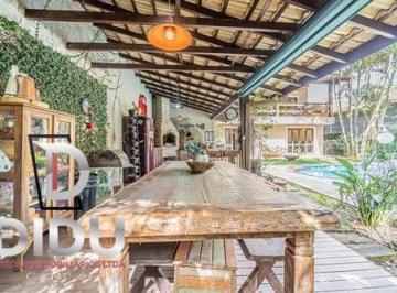 Casa · 403m² · 4 Quartos · 6 Vagas · Casa no condomínio Condomínio Vila Verde para venda com 4 quartos, sendo 2 suítes, 403m²
