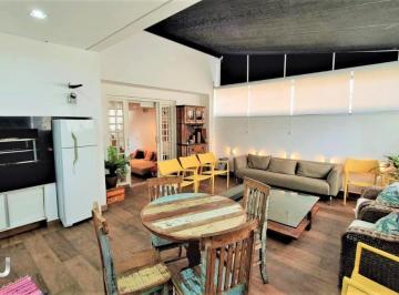 Casa · 340m² · 4 Quartos · 2 Vagas · Casa para venda em Vila Suzana com 4 quartos, sendo 2 suítes, 340m²